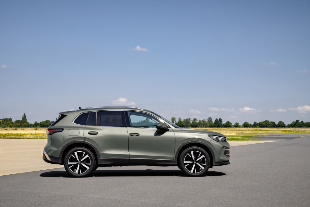 Volkswagen Tiguan Elegance cipressino green